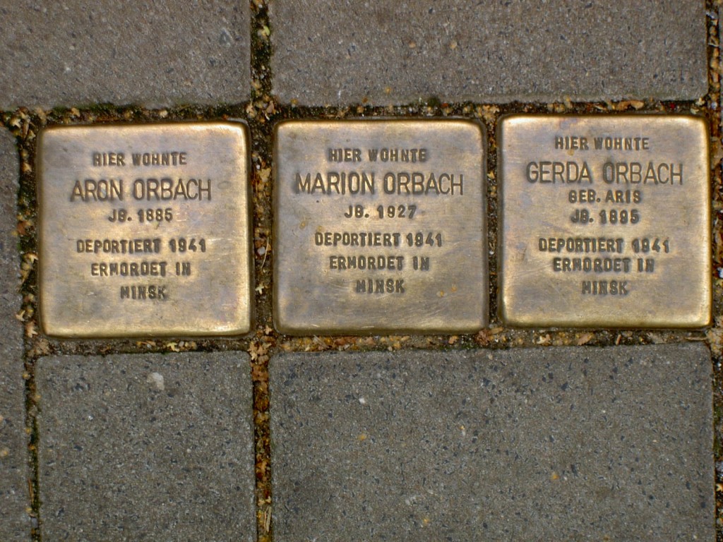 http://www.spurensuche-bremen.de/wp-content/uploads/2010/06/Stolperstein-Familie-Orbach-1024x768.jpg