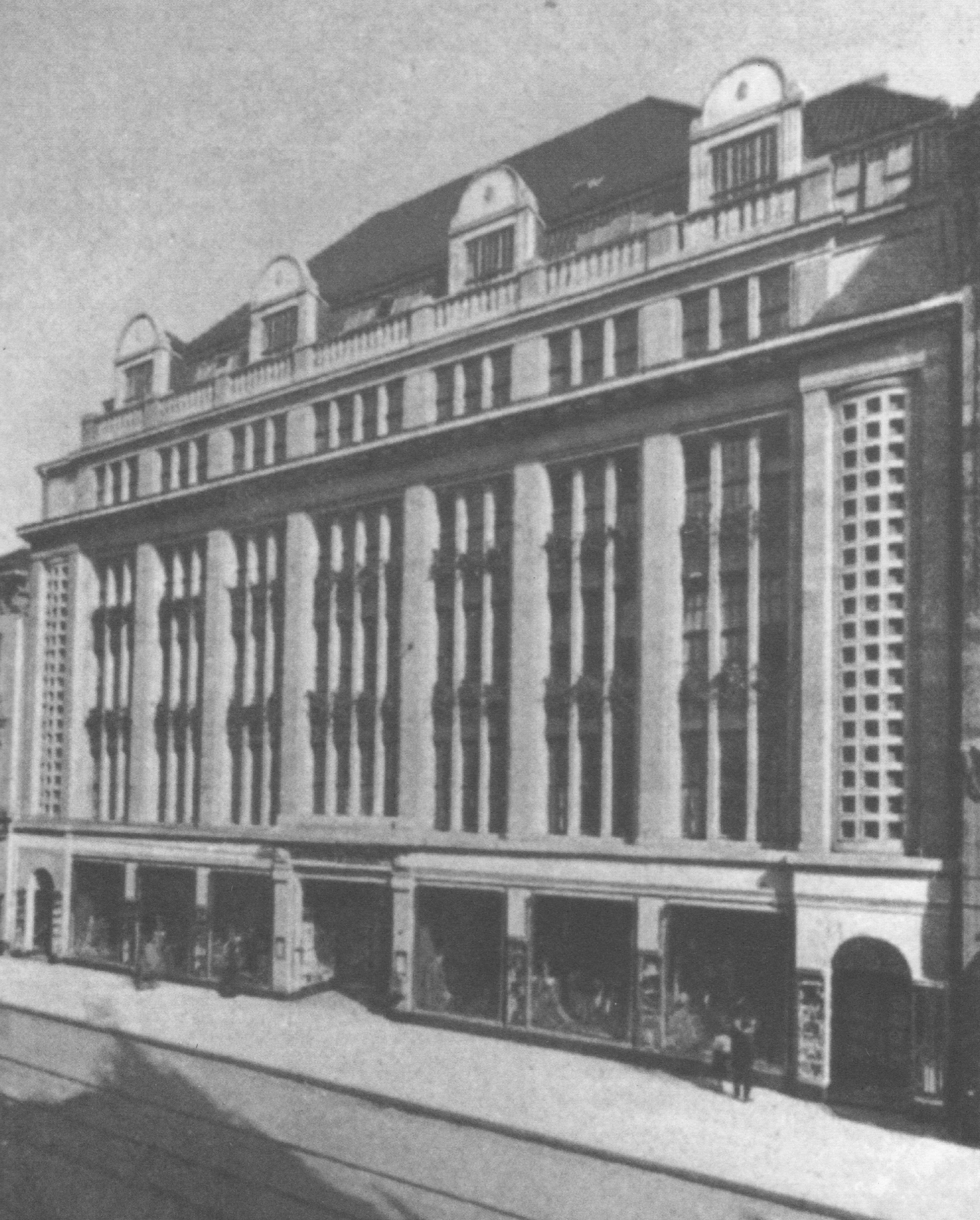 Dieses Bild zeigt den damaligen Gebäudeteil, damaliger Besitzer war der jüdische Unternehmer Leo Neumann