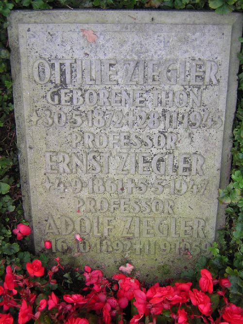 Grabstein Adolf Ziegler auf dem Osterholzer Friedhof, Bremen